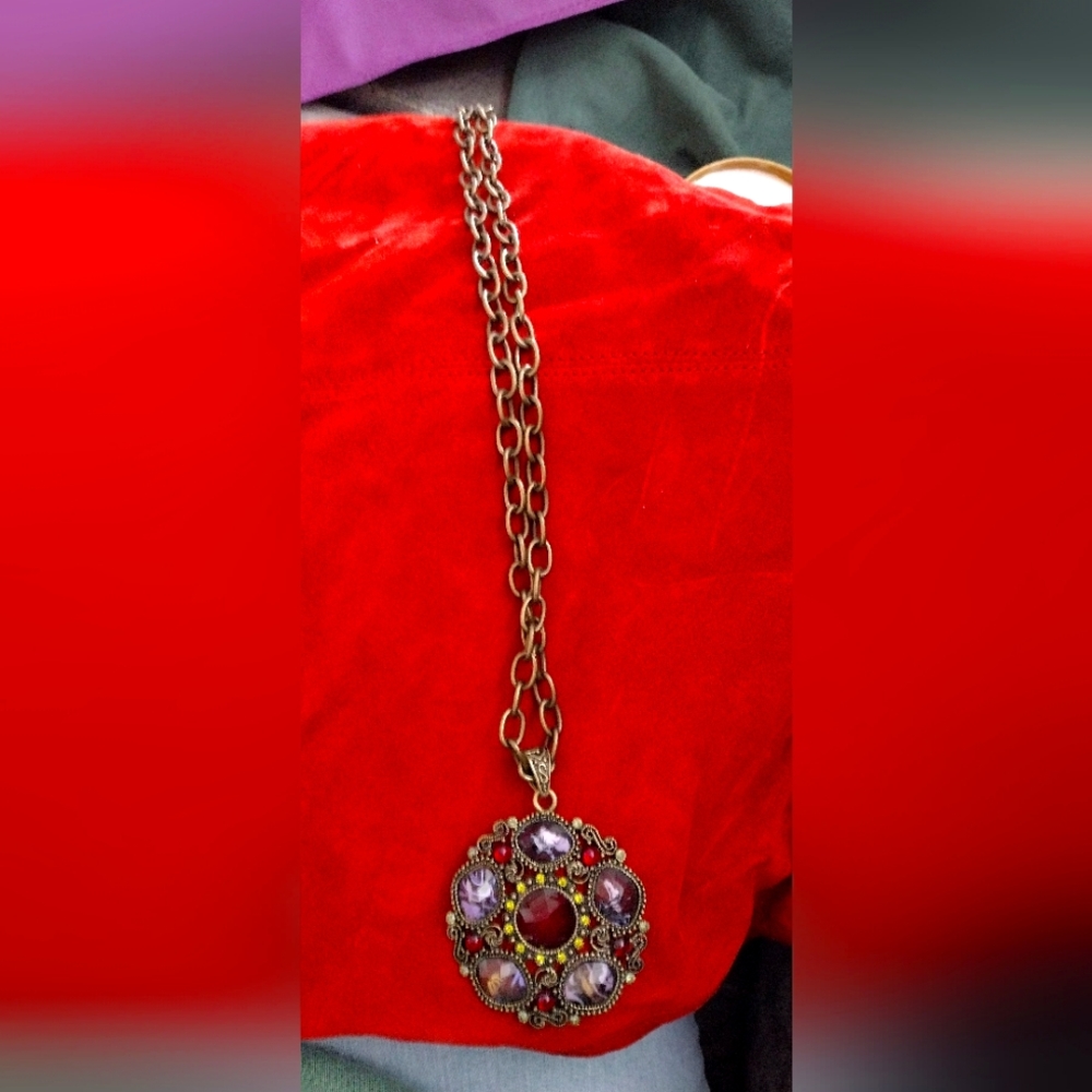 pre owned necklace